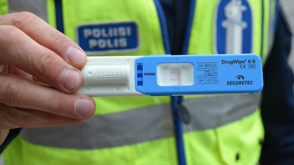Poliisin käyttämä pikahuumetesti.