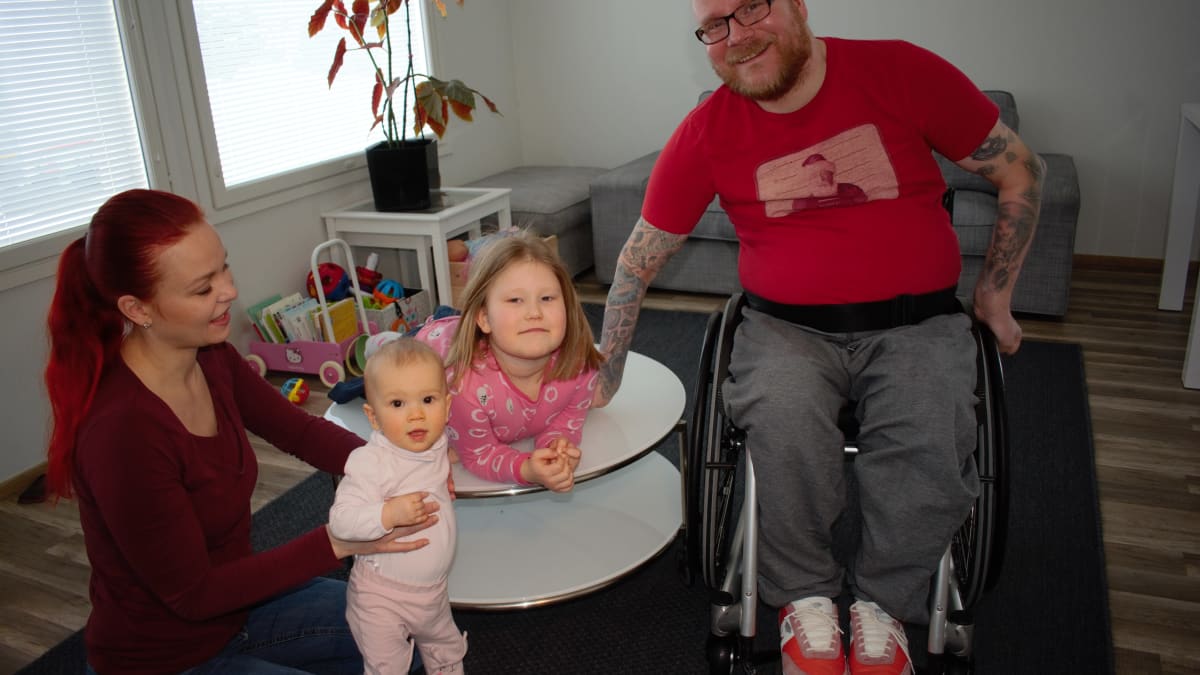 Petri Hörkön perheeseen kuuluu avopuoliso ja kaksi lasta.