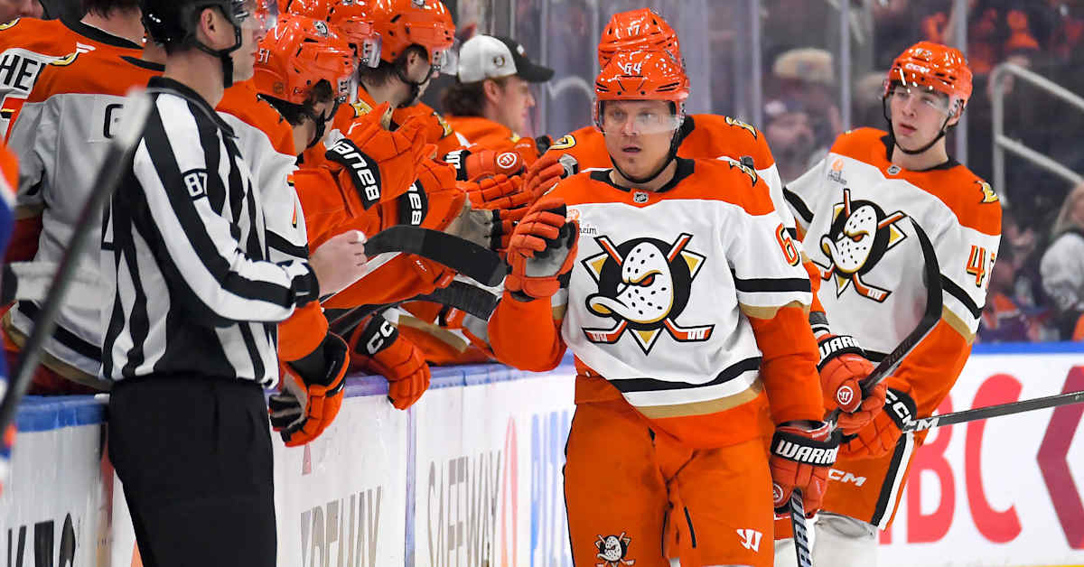 Mikael Granlund teki kaikki Anaheimin maalit – hattutemppu täyteen jatkoajan viimeisellä sekunnilla