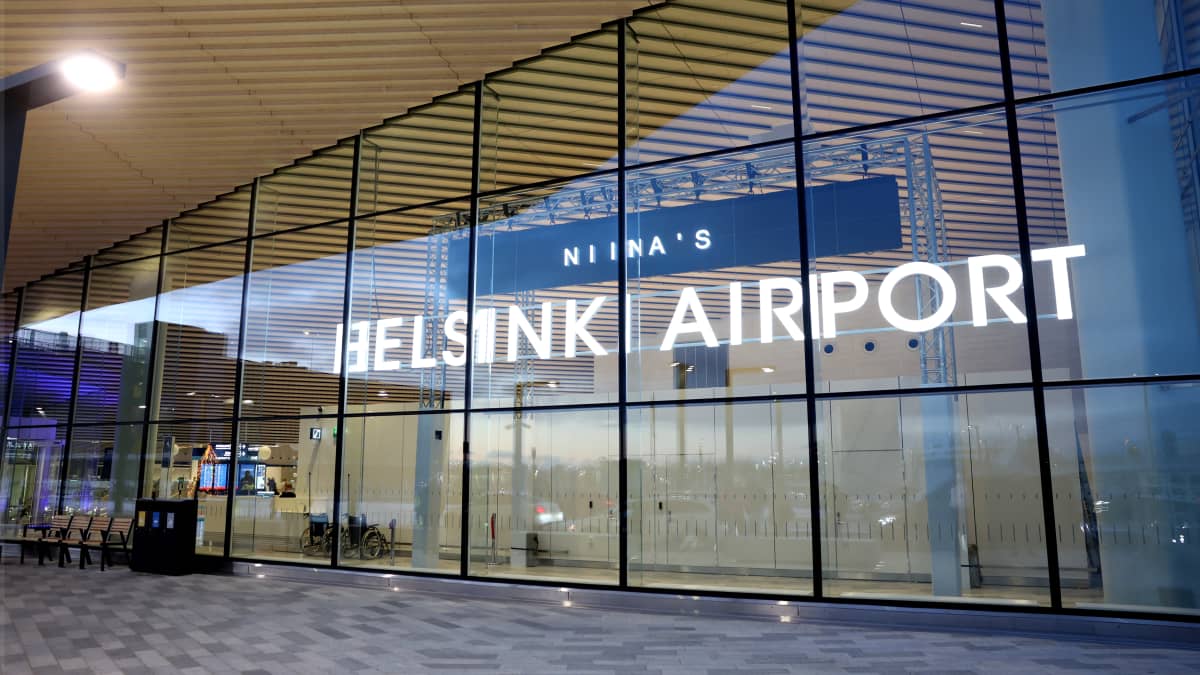 yleiskuva - Helsinki-Vantaan lentoaseman uuden terminaalin edusta.