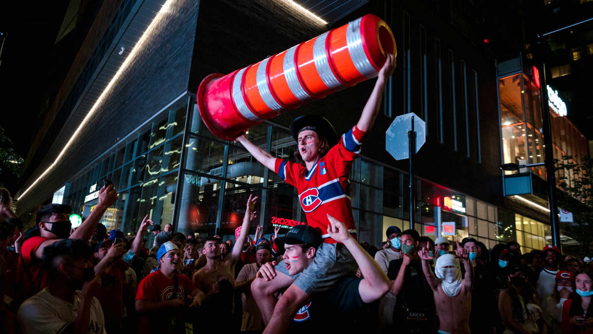 Montreal Canadiensin kannattajat juhlivat.