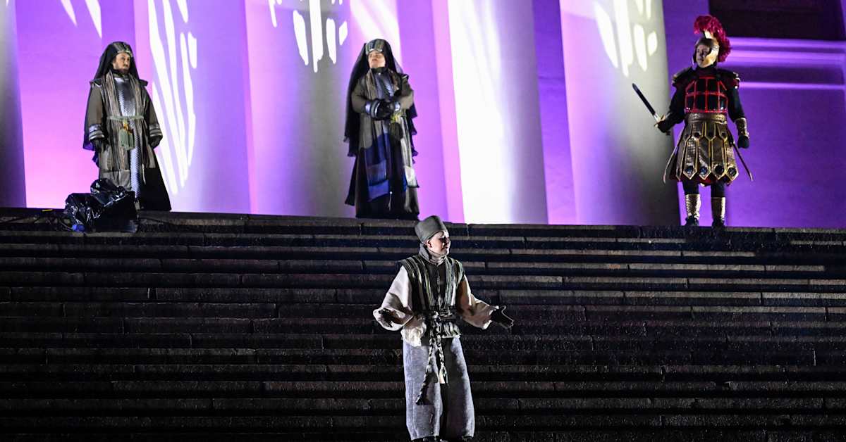 Pääsiäisnäytelmä Via Crucis juhlisti 30-vuotista taivaltaan Helsingissä