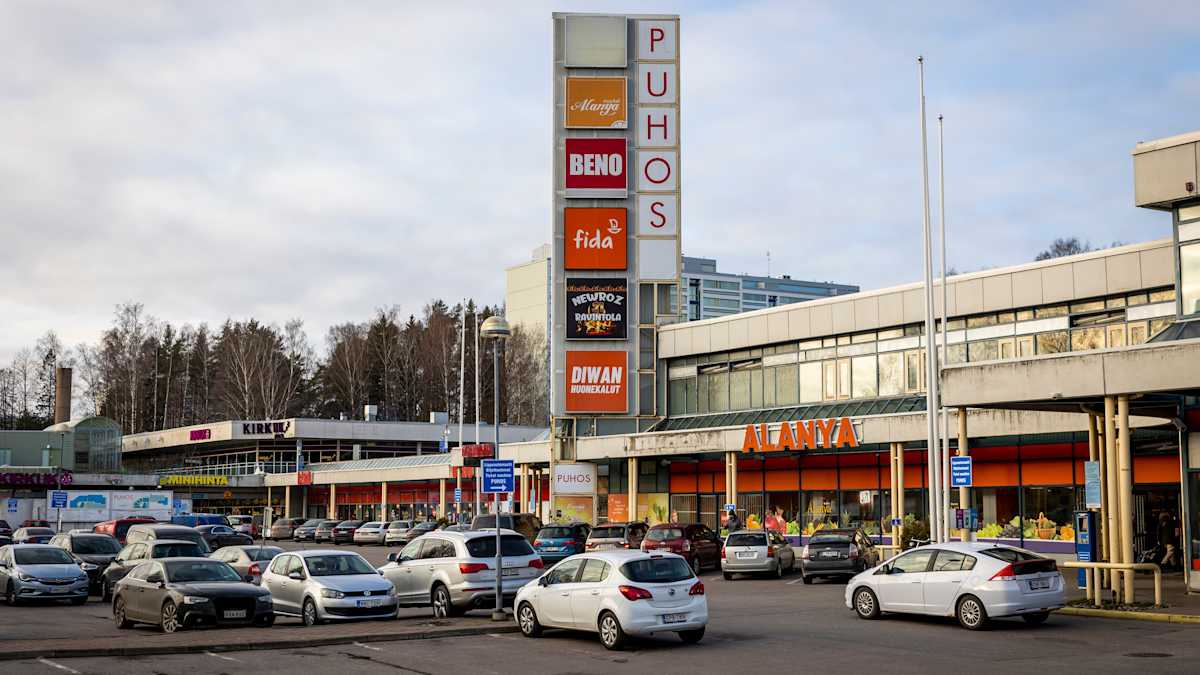 Puhoksen ostoskeskus ulkoa