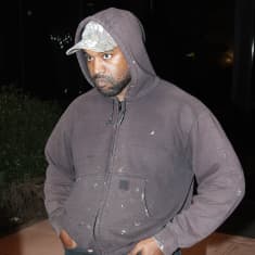 Kanye West poistumassa kuntosalilta Los Angelesissa 21. lokakuuta 2022