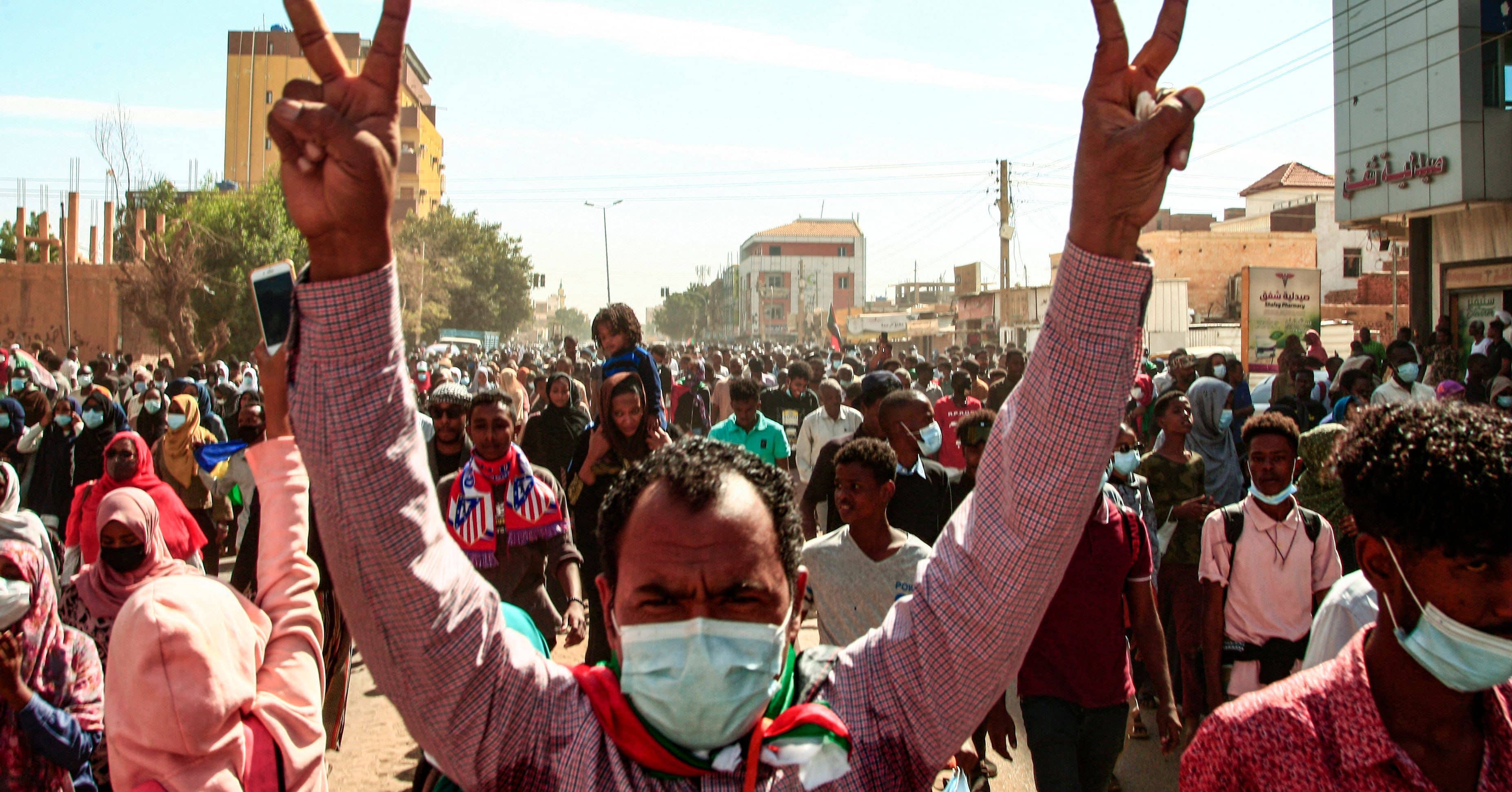 Sudanin pääministeri erosi virastaan – maan politiikka yhä kaaoksen partaalla sotilasvallankaappauksen jäljiltä
