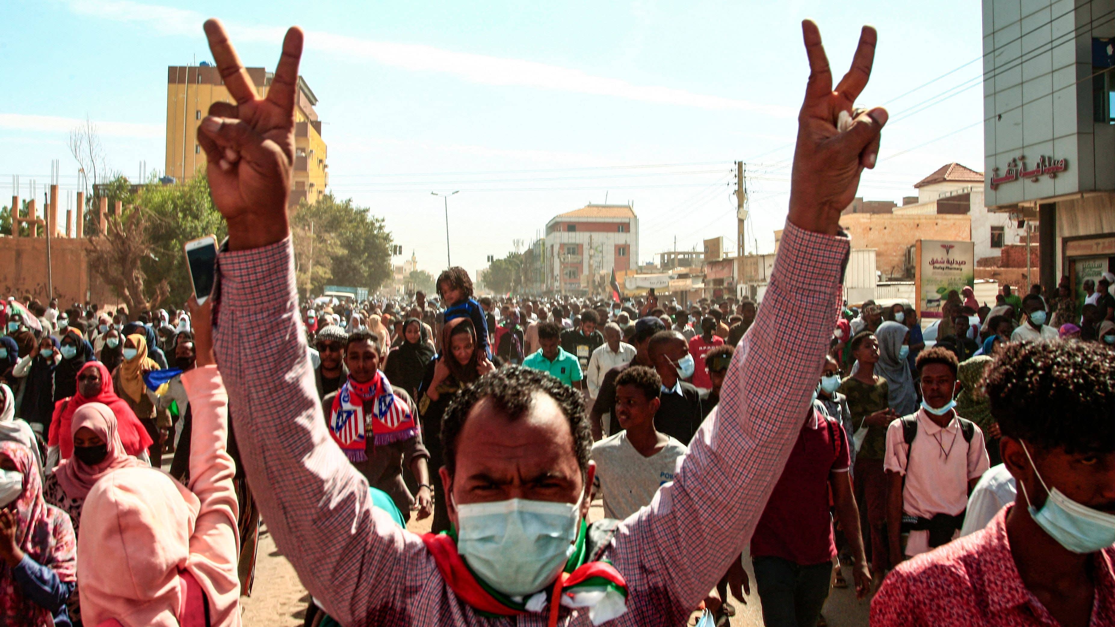 Mielenosoittajia Sudanissa 2. tammikuuta 2022.
