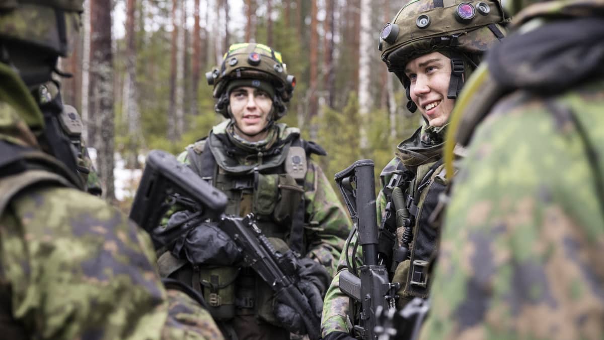 Varusmiehiä Kaakko 19 -sotaharjoituksessa. 