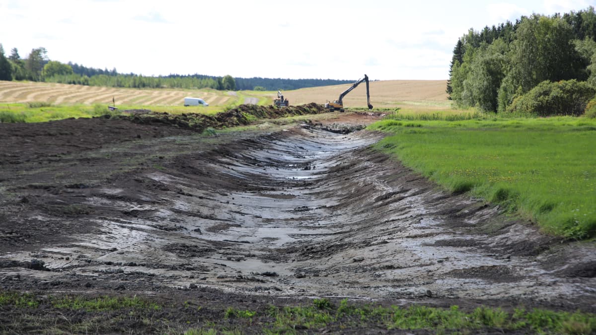 Padonrakennusta Vähäjärvellä