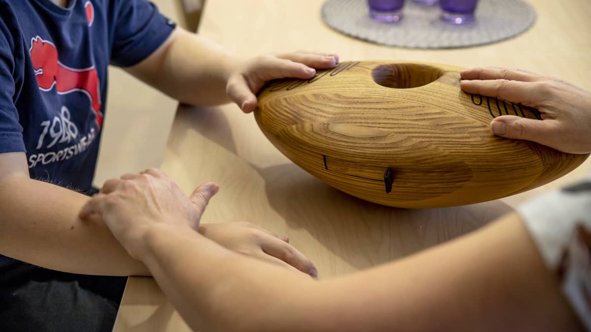 sointu laite toistaa äänen kosketuksesta