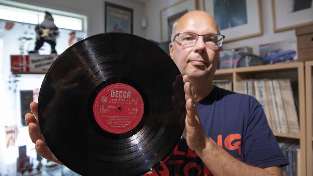 Jan Rickhardsson esittelee Decca-levymerkin levyä