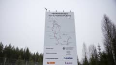 Piiparinmäen tuulipuiston opastekartta vierailukeskuksella