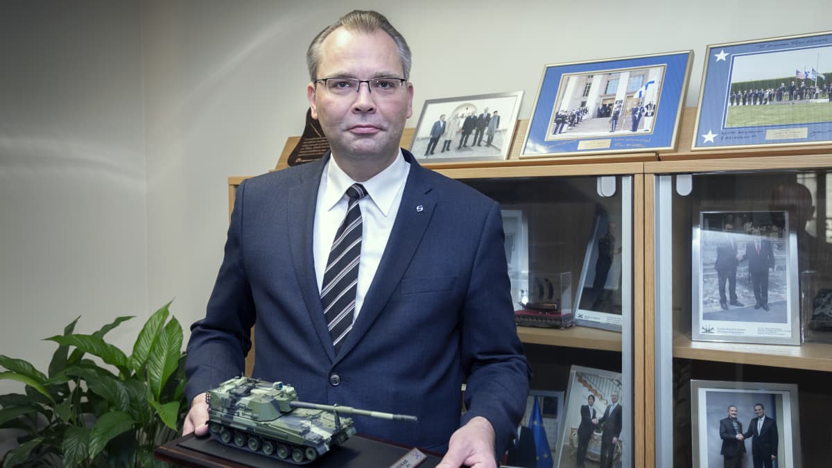 Historiantutkija, entinen kansanedustaja ja puolustusministeri Jussi Niinistö.