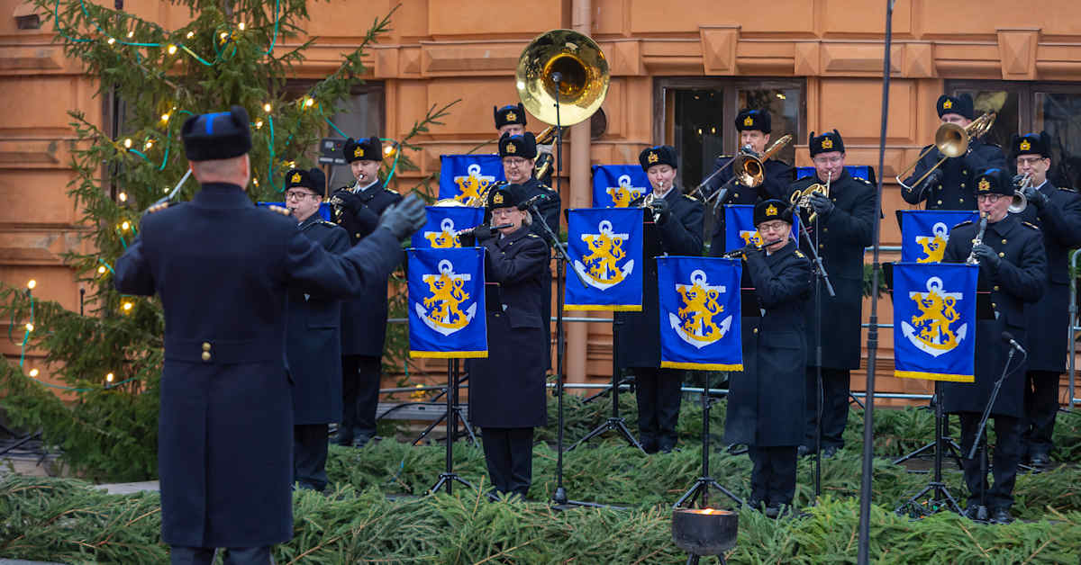 Joulurauha julistetaan perinteiseen tapaan Brinkkalan talon parvekkeelta – katso suorana