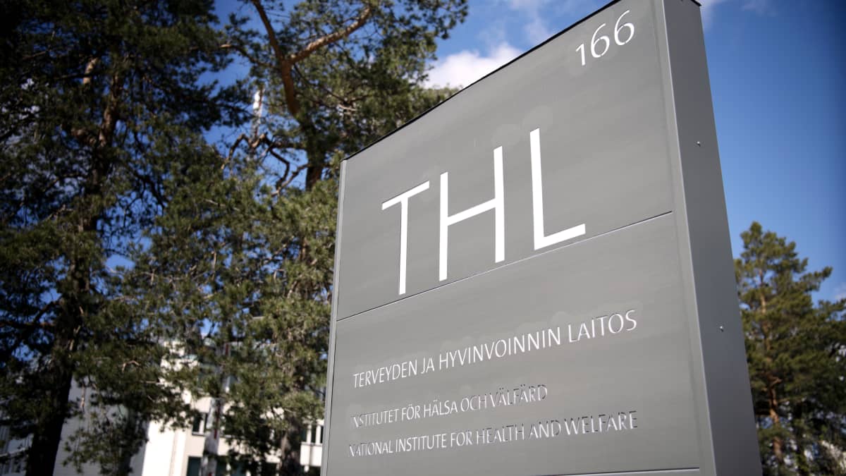 THL:n kyltti Mannerheimintiellä Helsingissä.