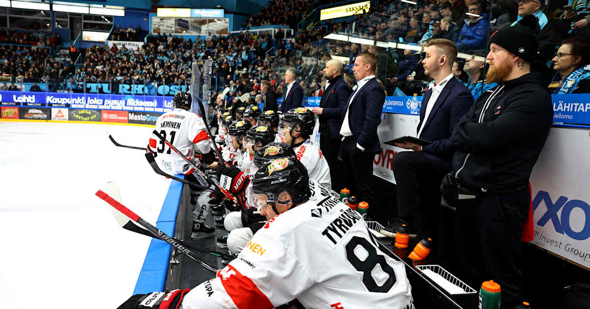 Kommentti: JYP romahti rumalla tavalla – pojat eivät kasvaneet miehiksi