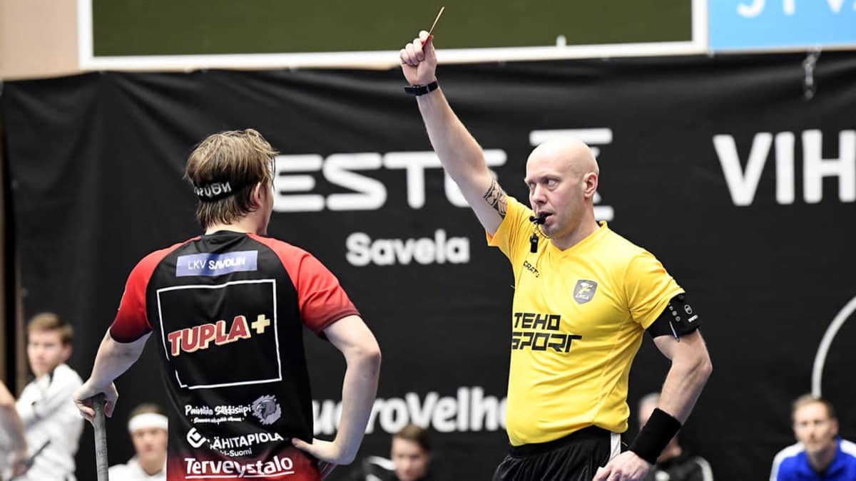 Peter Kotilainen sai punaisen kortin ottelussa Happee-Eräviikingit. 