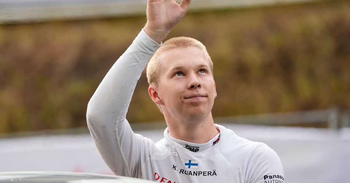 Närmaste konkurrenterna drabbades av punkteringar – Kalle Rovanperä stormar mot seger