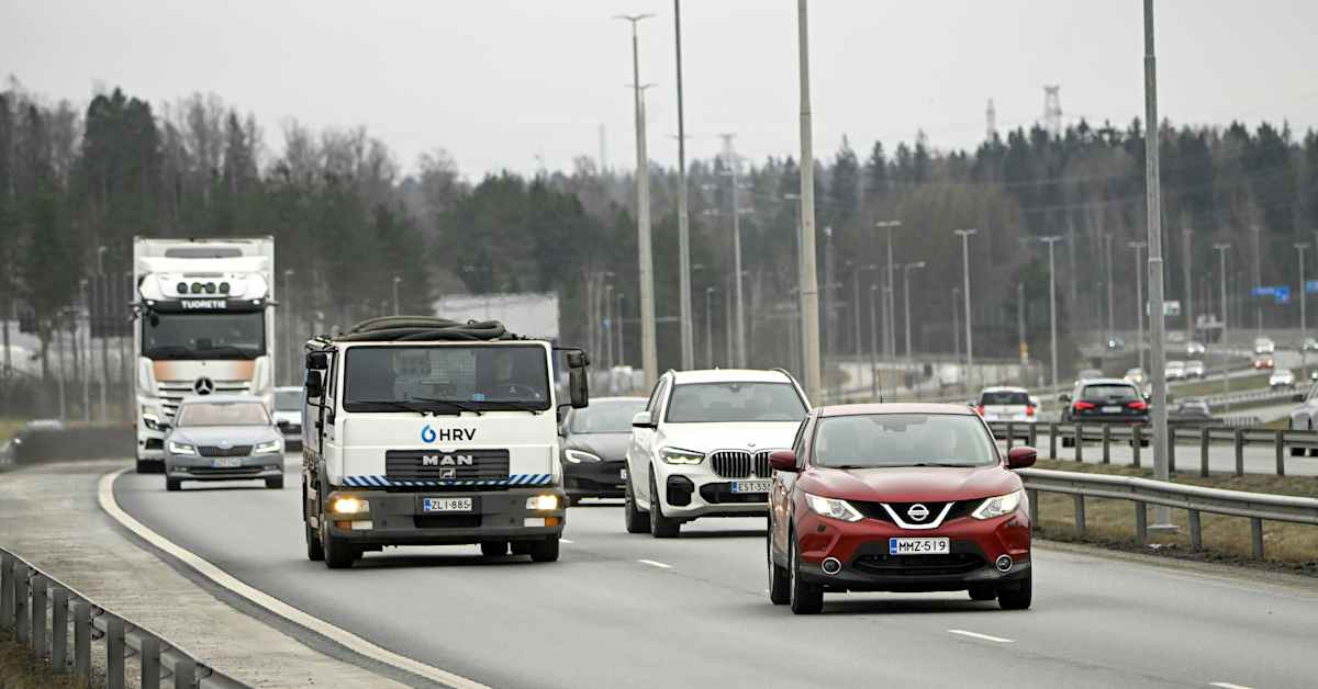 Pääsiäisen menoliikenne jatkuu vilkkaana