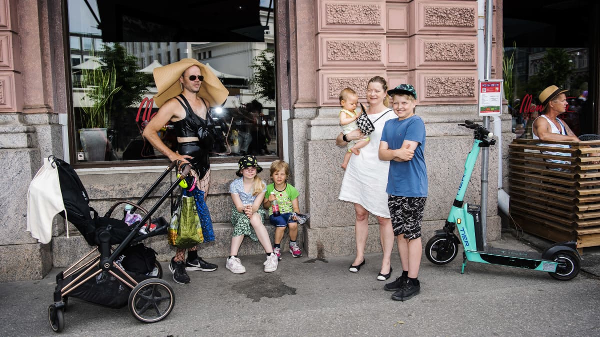 Helsingissä järjestettiin 2. heinäkuuta 2022 Pride-kulkue.