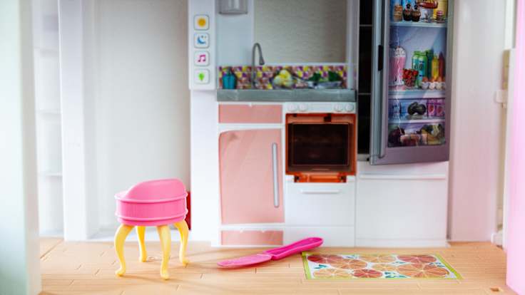 Nukkekodin keittiö.