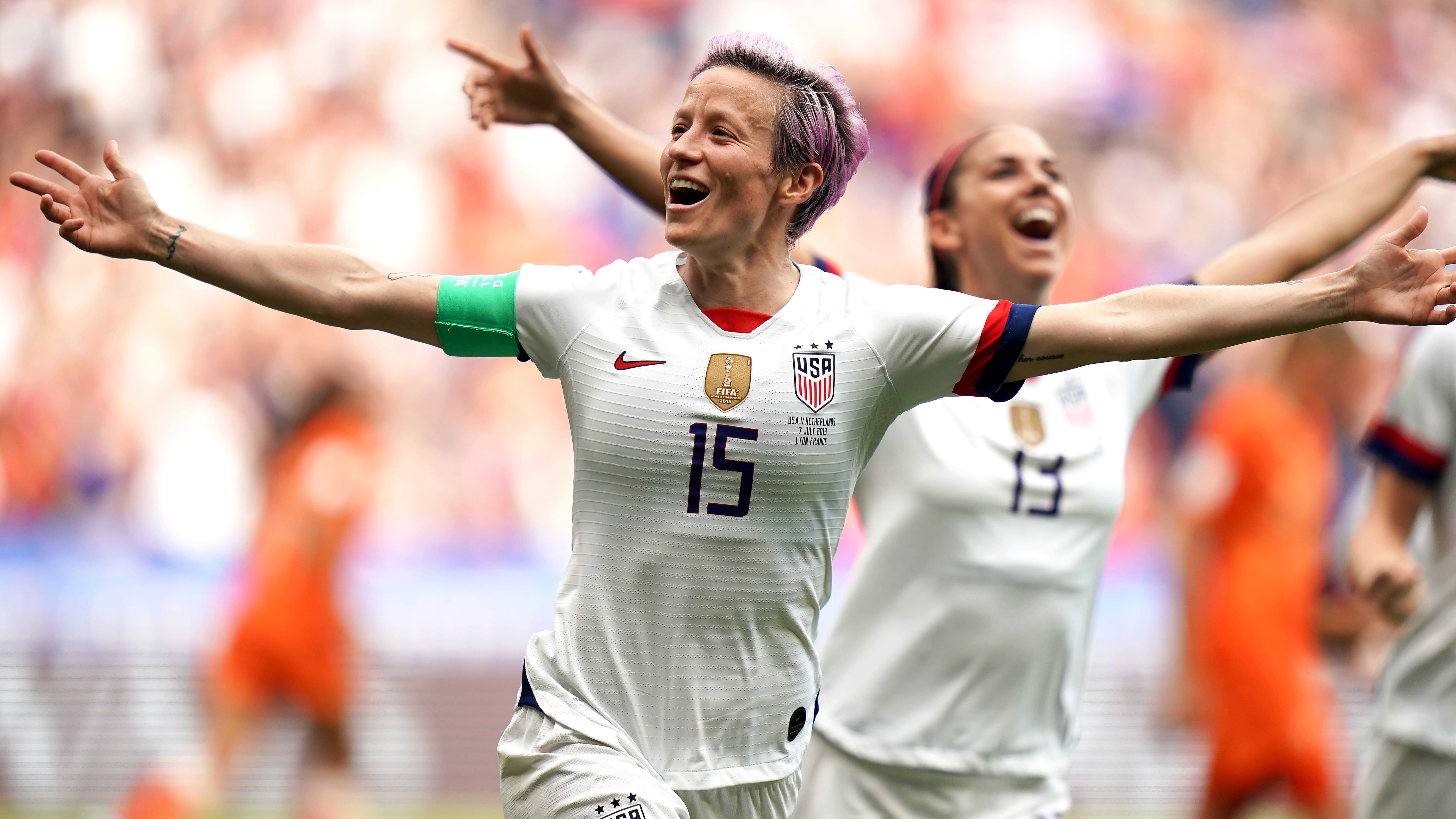 Megan Rapinoe On Inspiroiva Supertahti Jota Vihaposti Ei Pysayttanyt Tarkeat Sanat Saivat Puolisonkin Puhkeamaan Kukkaan