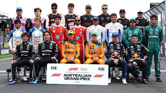 Formula 1 -kuljettajat poseeraavat kuvia varten ennen Formula 1:n Australian GP:tä Melbournessa 8. maaliskuuta 2026.  