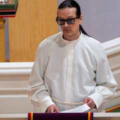 Jyrki Linnankivi tekee pappisharjoitteluaan Utsjoen seurakunnassa. 