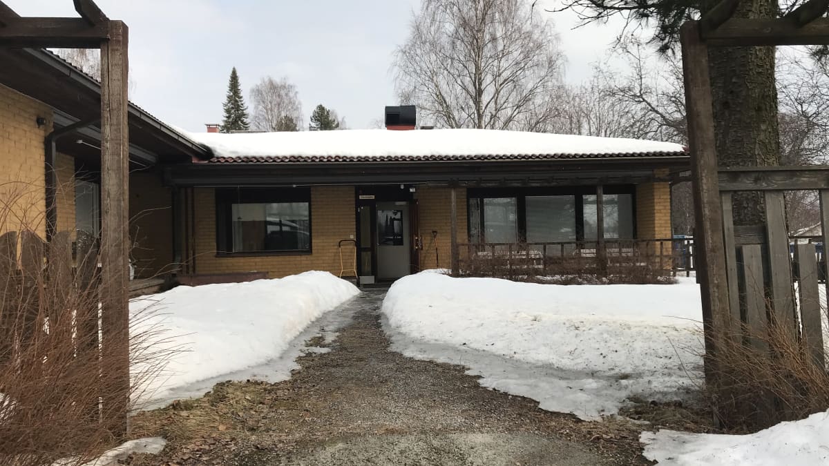 Tampereen vastaanottokeskus täyttyi, näin muut kunnat valmistautuvat  pakolaisiin – Hämeenkyrössä valmiusharjoitus, Parkano selvittää  leirikeskusta käyttöön