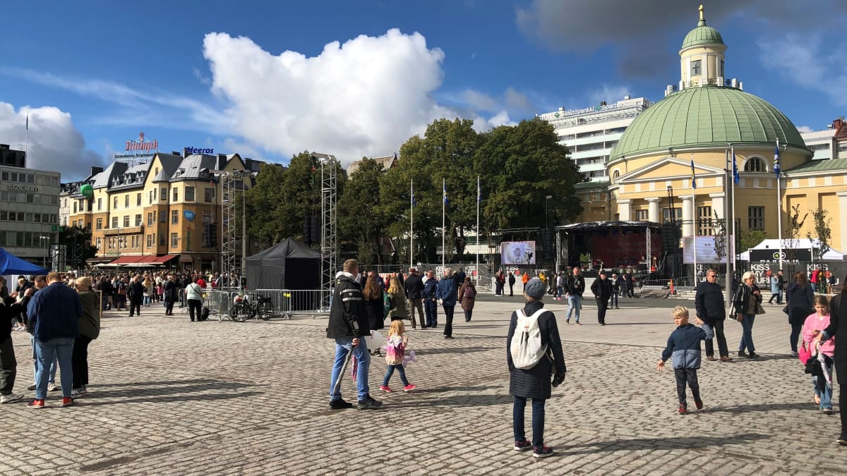 Turun uudistettu kauppatori avajaispäivänä 17.9.2022.