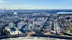Tampereen kaupunkia ja Amurin kaupunginosaa kuvattuna Näsinneulasta päin.