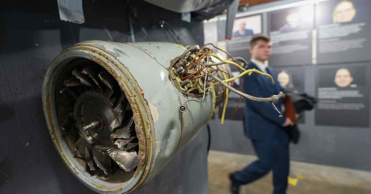 Berliiniläiset yhdistivät Putinin hyökkäyssodan ja Hitlerin natsit – uusi museo avautui vanhaan bunkkeriin