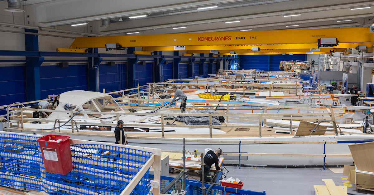 Kävimme kahdessa tehtaassa, joiden tuotteiden kysyntää tiukka talous ei horjuta