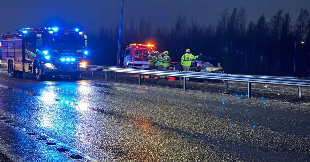 porissa-vakava-liikenneonnettomuus-osallisena-ainakin-viisi-autoa