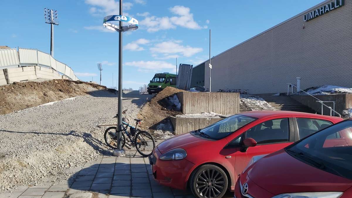Kemin uusi liikuntahalli nousee uimahallin kylkeen nopeassa tahdissa ...