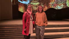 Kuvassa vasemmalla Oulun teatterin toimitusjohtaja Anu-Maarit Moilanen ja oikealla taiteellinen johtaja Alma Lehmuskallio.