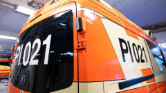 Ambulanssi Pirkanmaan pelastuslaitoksen tallissa.