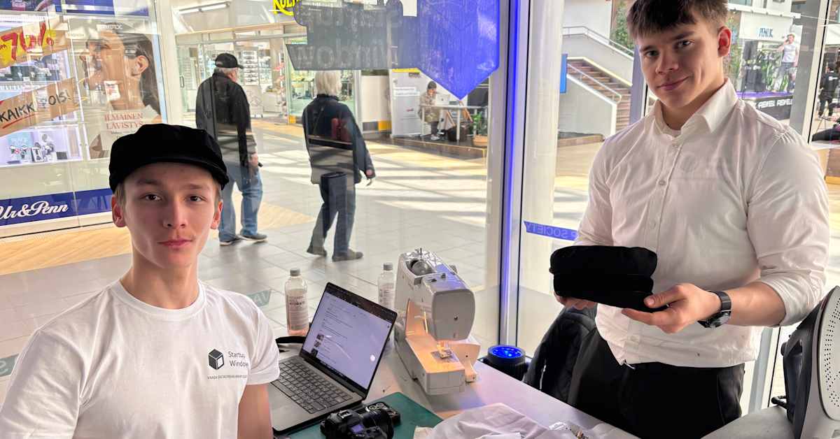 Hattufirma syntyi kauppakeskuksen näyteikkunassa – yhdistys kannustaa tuhansia vaasalaisopiskelijoita yrittäjiksi