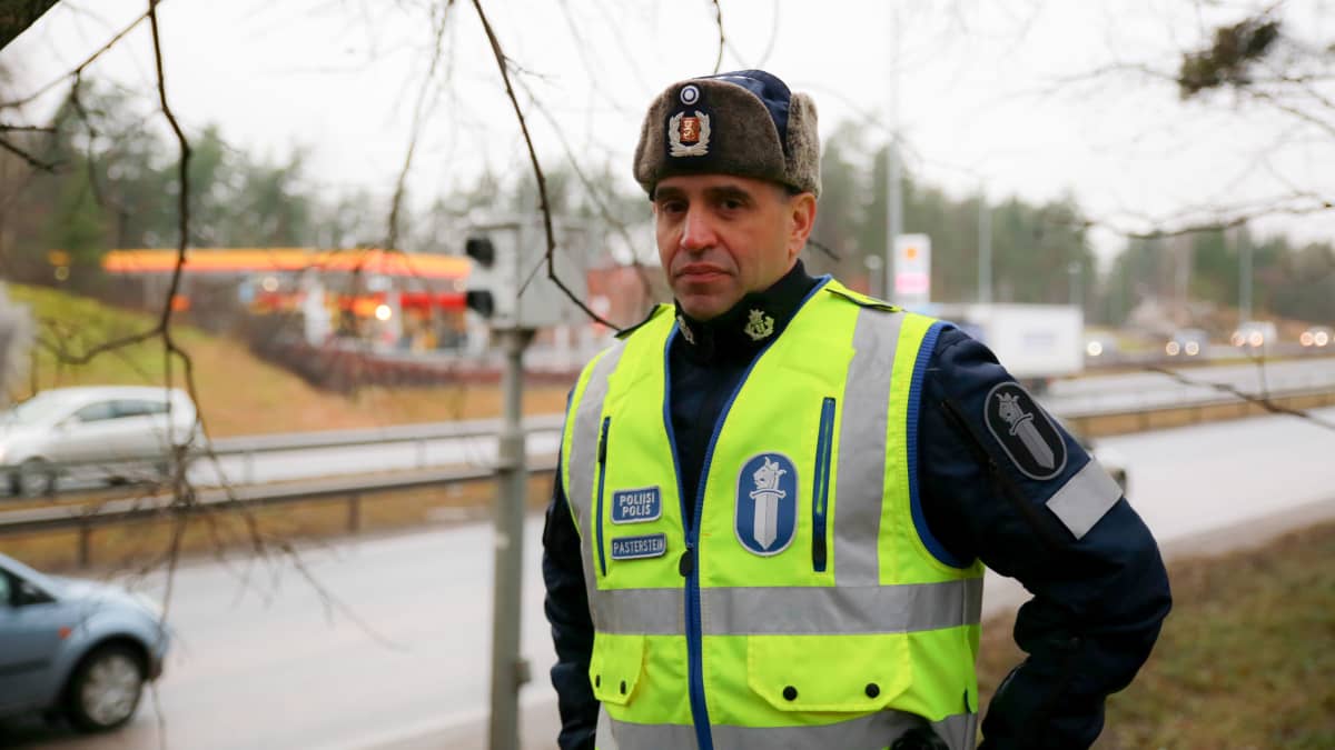 Dennis Pasterstein, Poliisin liikenneturvallisuuskeskuksen johtaja, Ylikomisario, Helsingin poliisilaitos