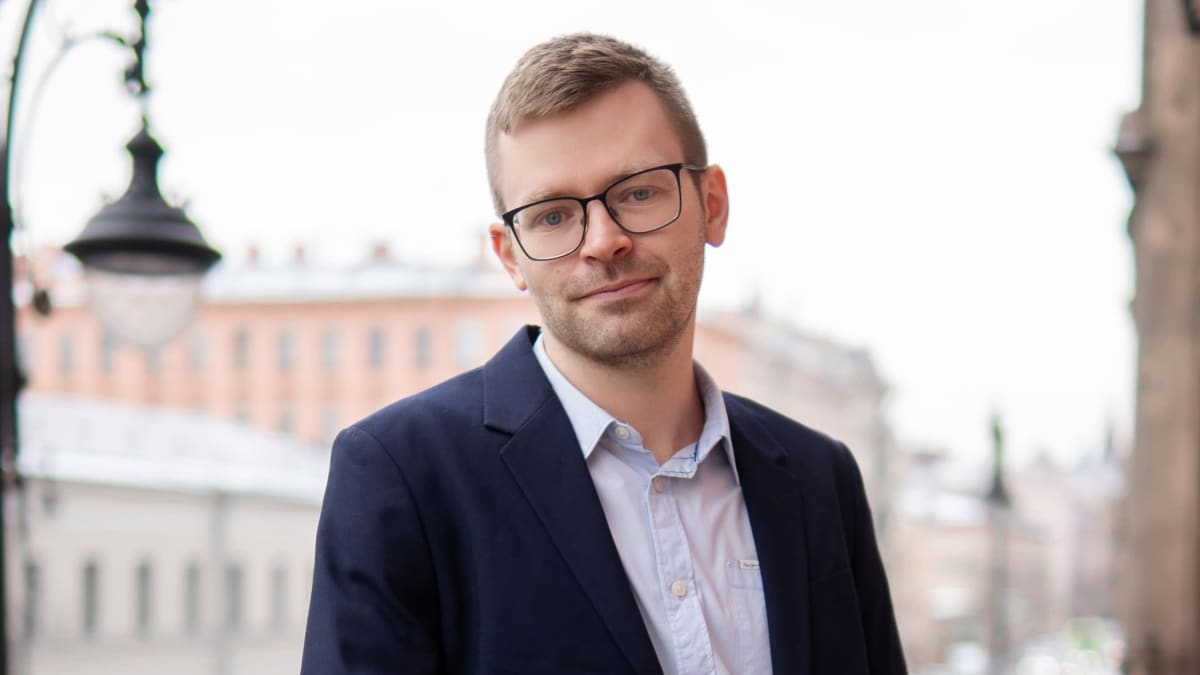 Venäläinen mediatutkija Maxym Alykov asuu Lontoossa.
