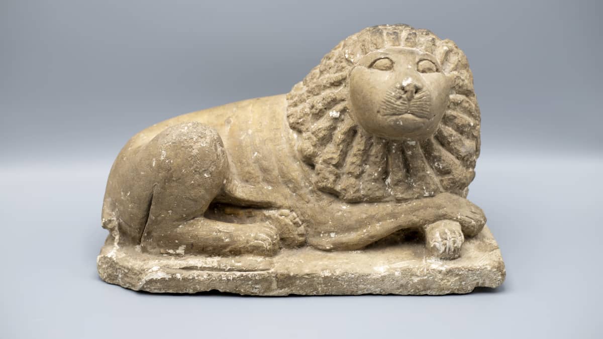 Yli kaksisataa esinettä tuhansien vuosien takaa: yksi Suomen laajimmista  Egypti-kokoelmista on nyt esillä Riihimäellä