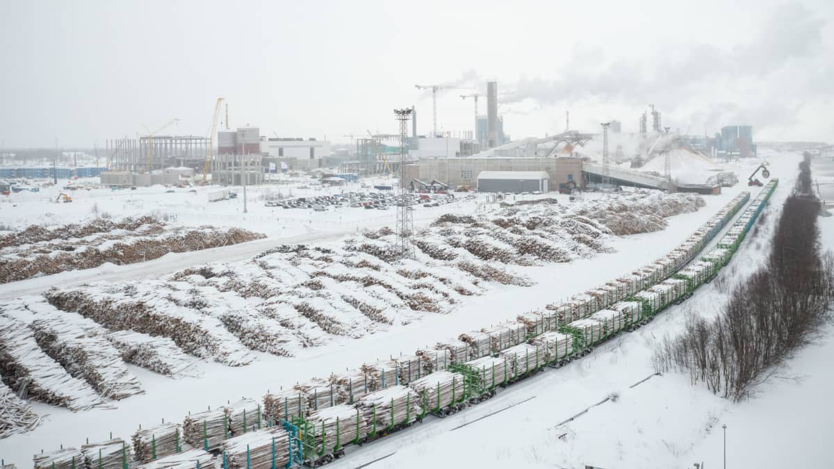 Metsä Fibren Kemin biotuotetehtaan rakennustyömaa helmikuussa 2022