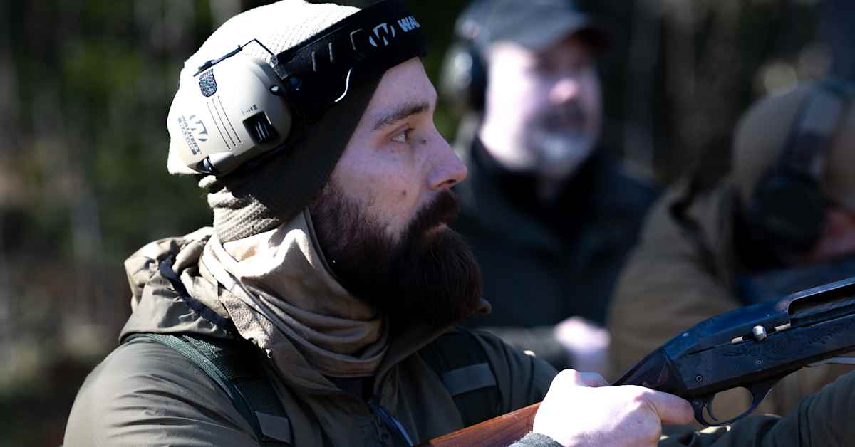 Kolmen millimetrin hauli voi tiputtaa pienen droonin ja pelastaa ihmishengen – seurasimme harjoitusta Sastamalassa