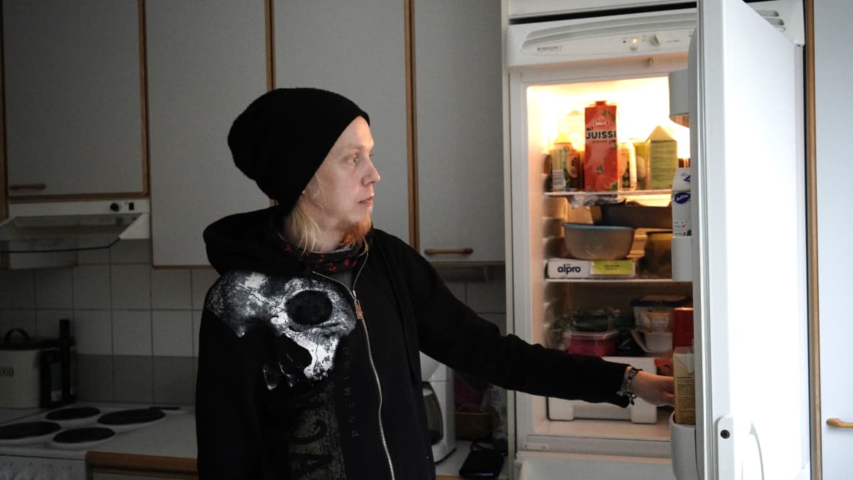 Jussi Holopainen jääkaapilla