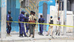 Somalia turvallisuusjoukkoja hotellialueella, jossa islamistien hyökkäys alkoi perjantaina.