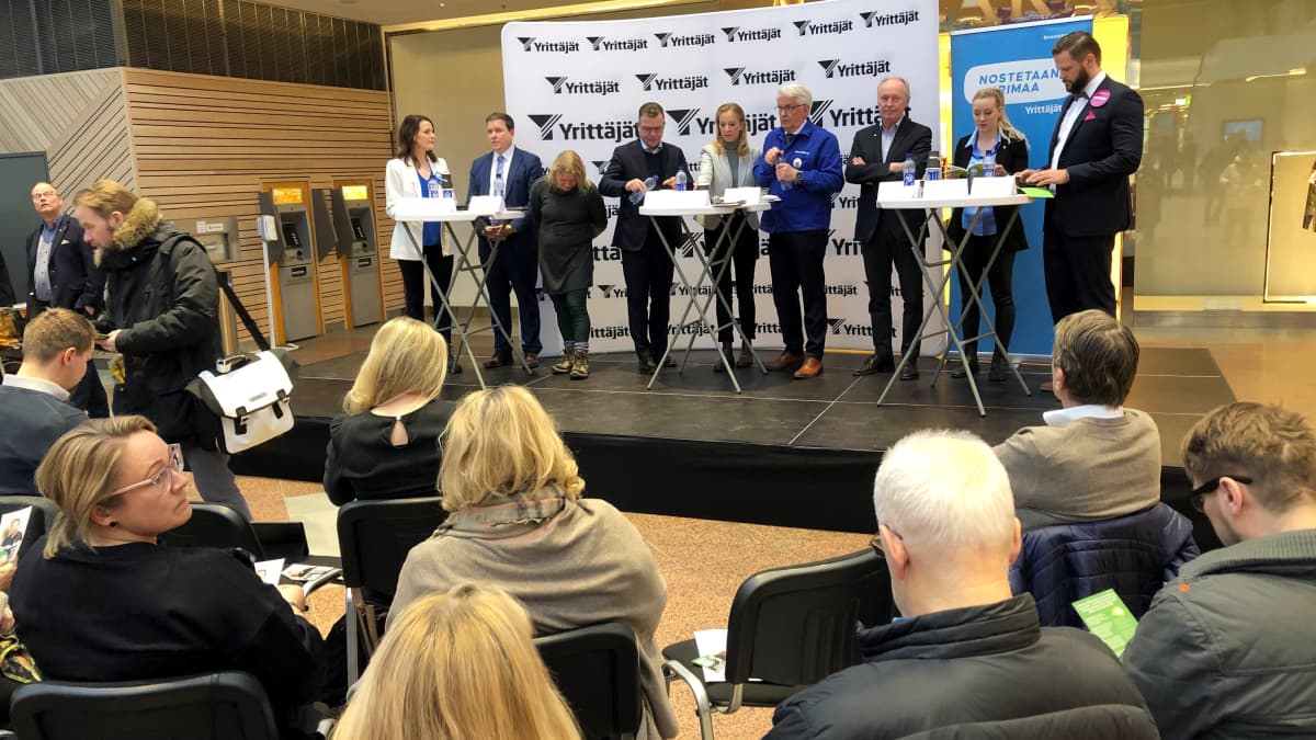 Varsinais-Suomen Yrittäjien vaalipaneeli Turun Hansakorttelissa 16. maaliskuuta 2023.