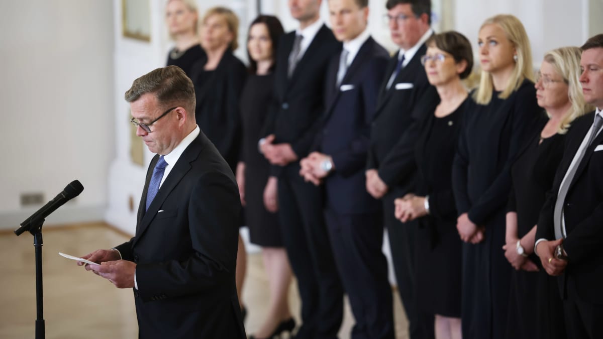 Petteri Orpo (NCP) and members of the new coalition government at at the Presidential Palace in Helsinki, 20 June, 2023.