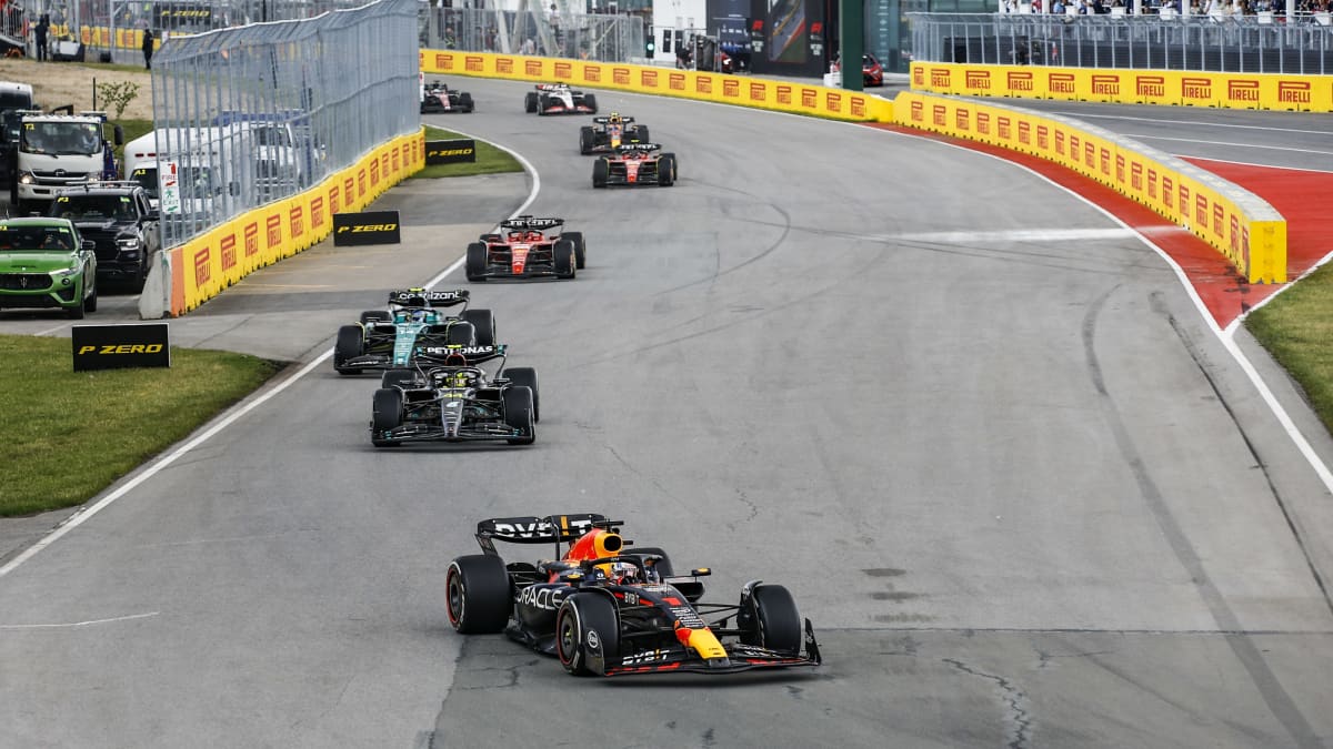 Max Verstappen johtaa Kanadan F1-osakilpailua.