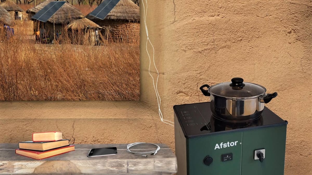 Lappeenrantalaisen Afstorin kehittämä aurinkoenergialla toimiva liesi Sambiassa.