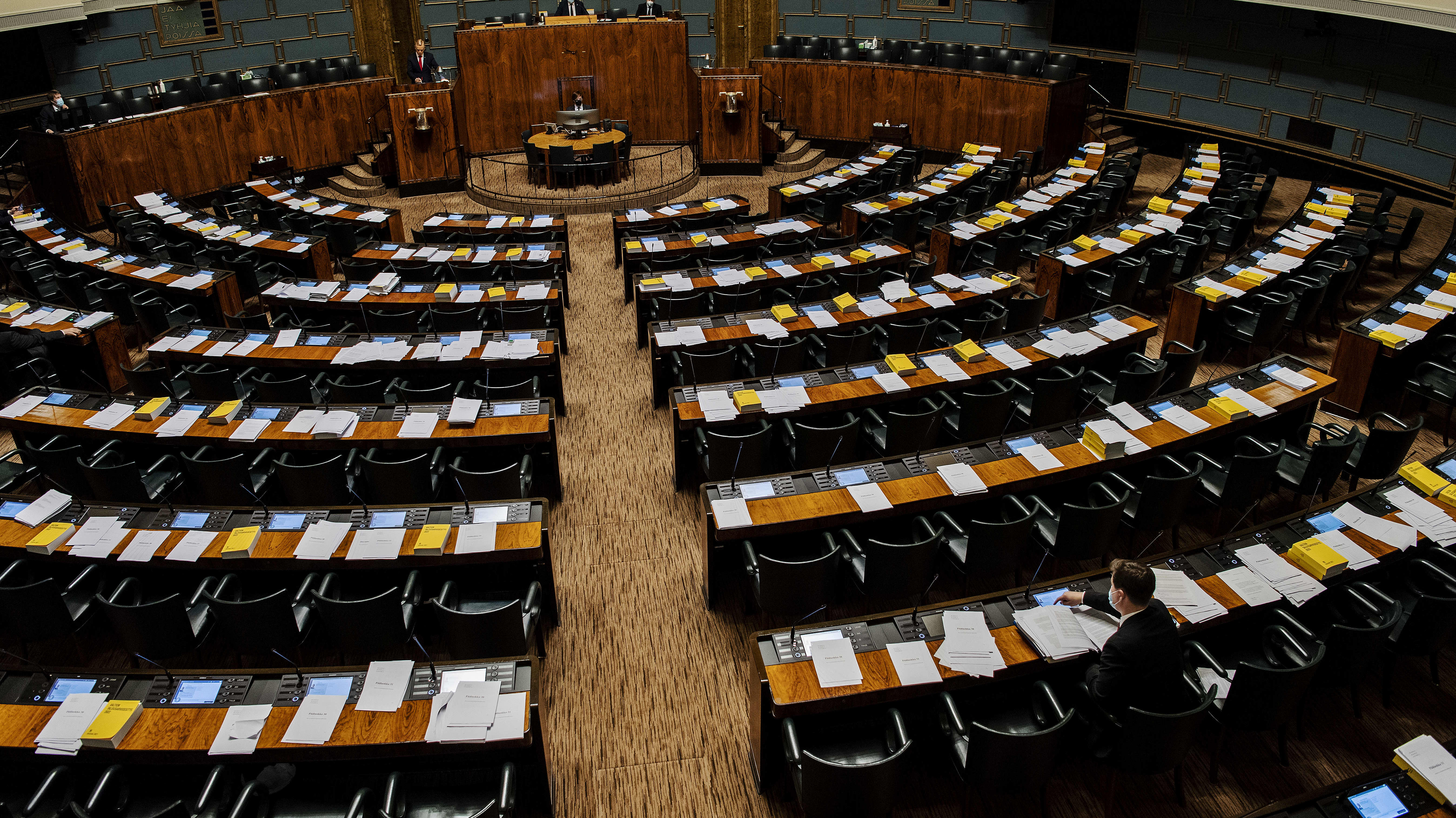 Eduskunnan täysistunnossa käsiteltiin 15. joulukuuta muun muassa vuoden 2022 talousarviota.