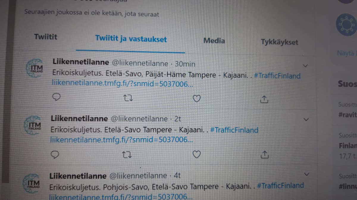 liikennetiedotteita tietokoneen näytöltä kuvattuna